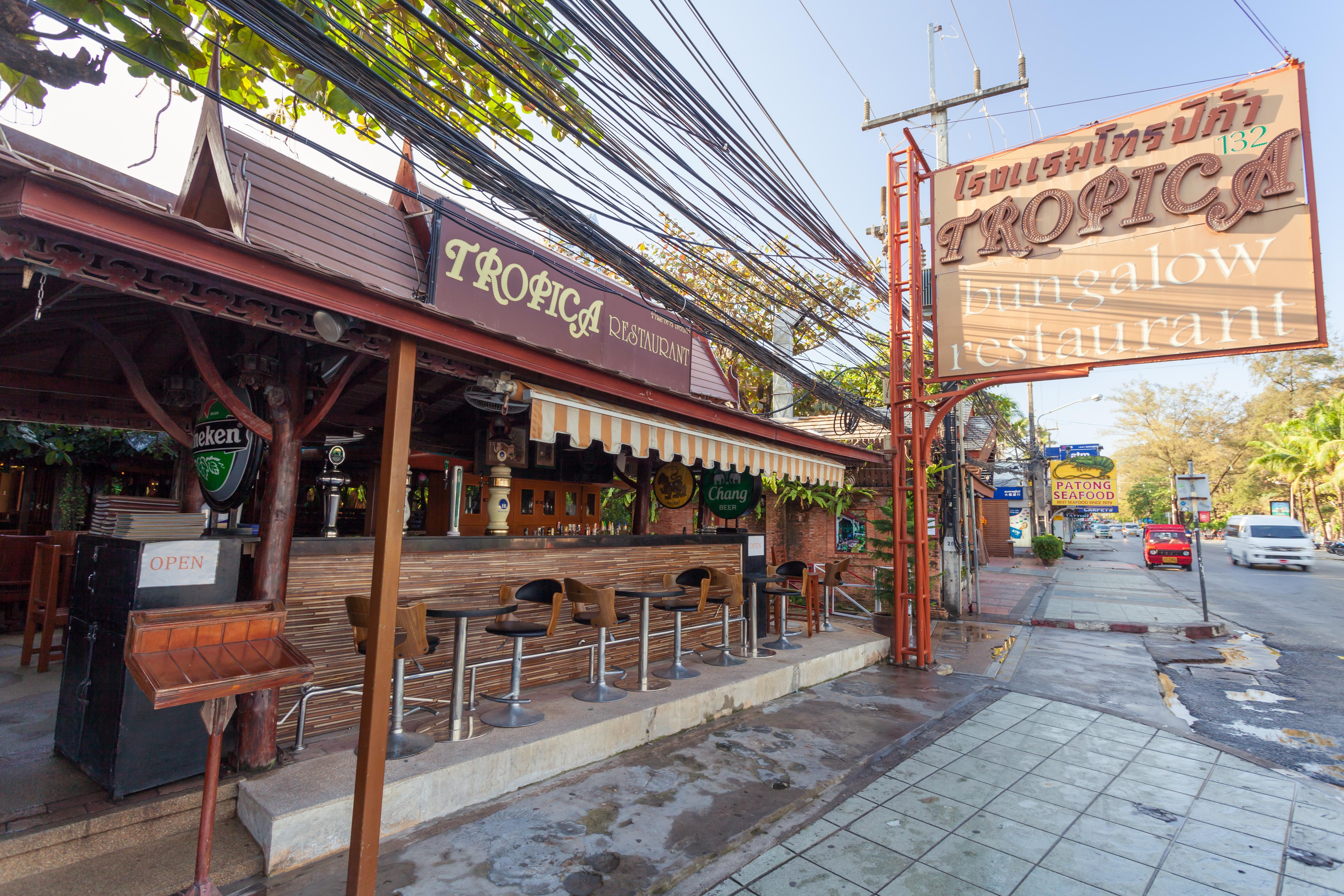 Tropica Bungalow Beach Hotel Patong Esterno foto