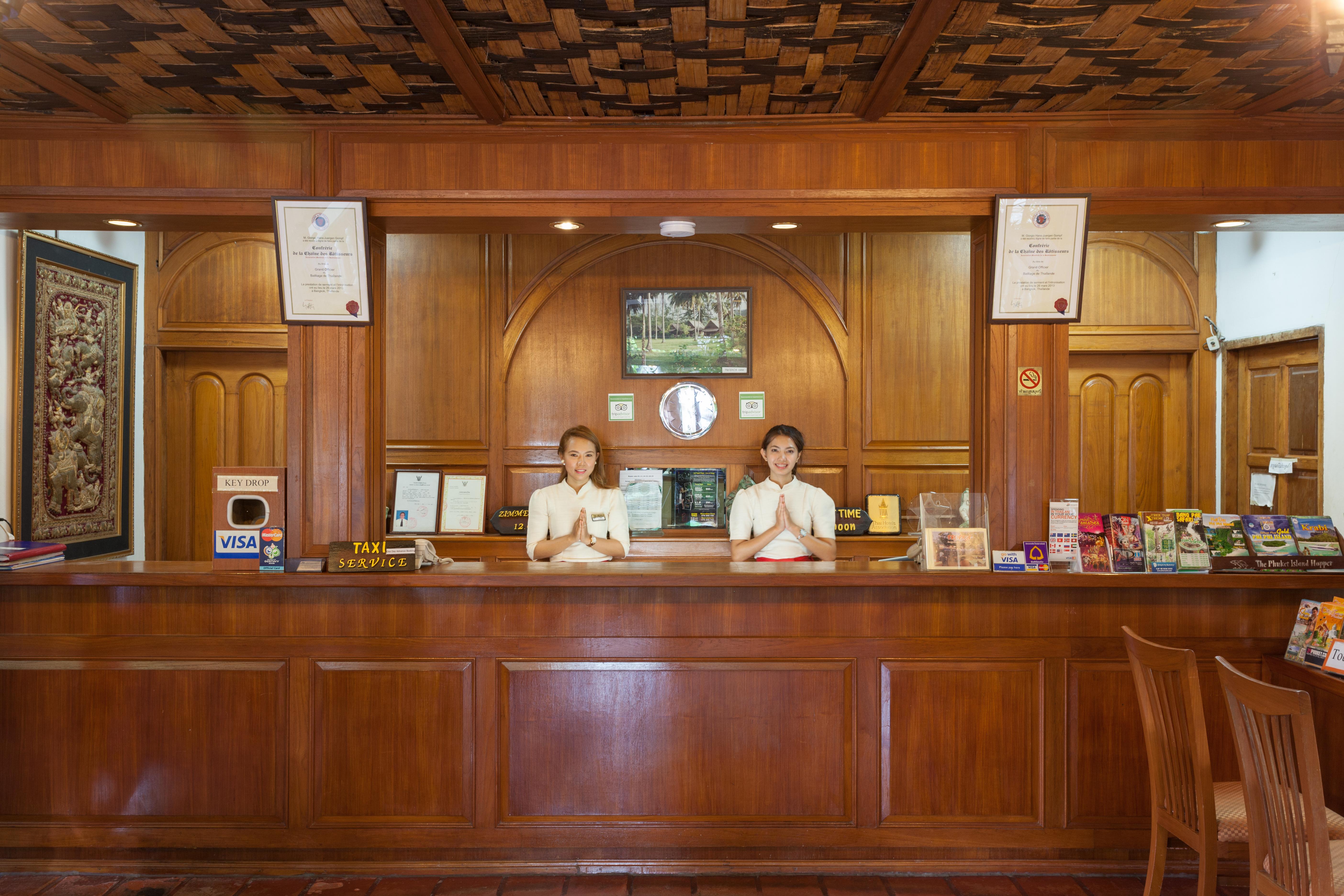 Tropica Bungalow Beach Hotel Patong Esterno foto