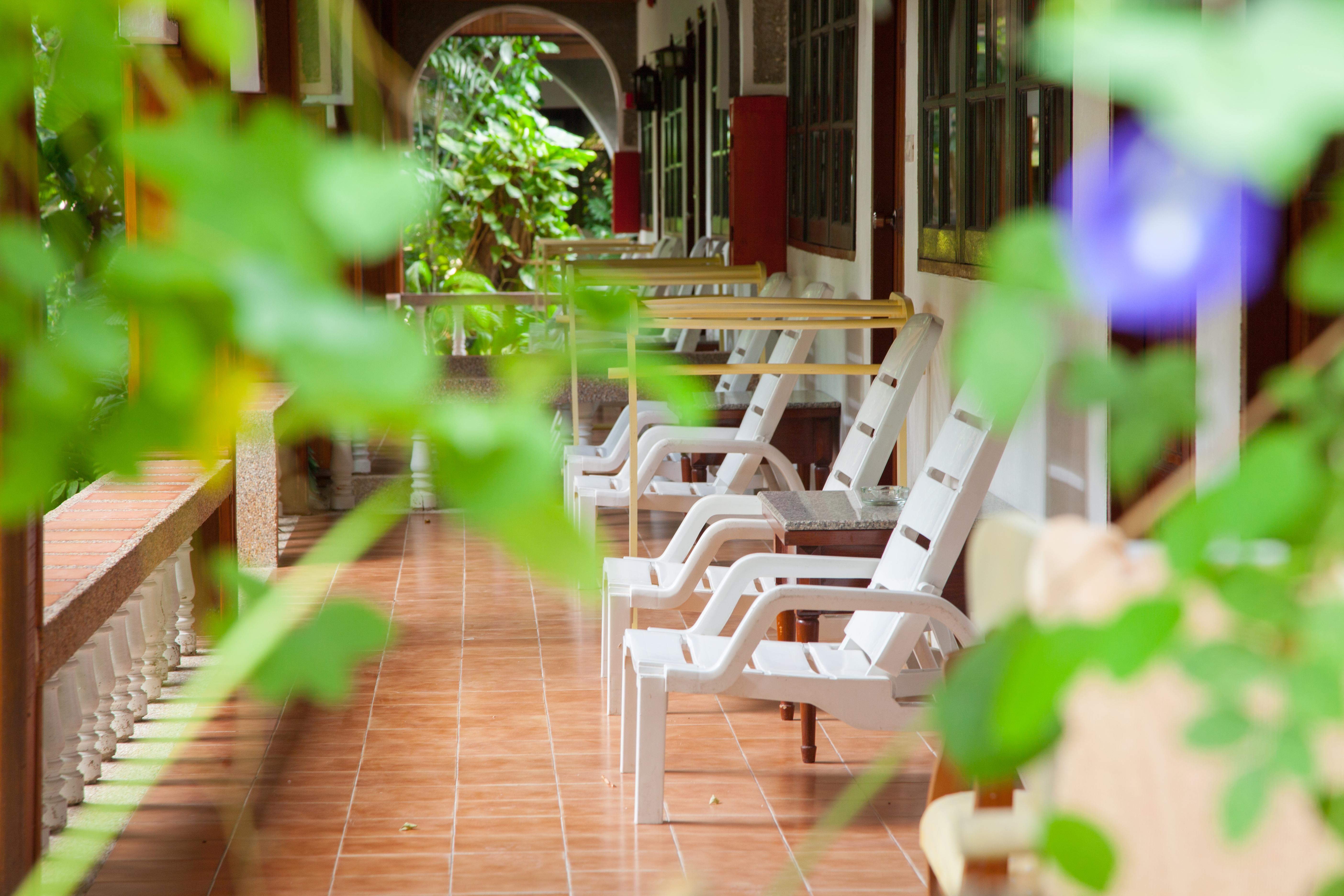 Tropica Bungalow Beach Hotel Patong Esterno foto