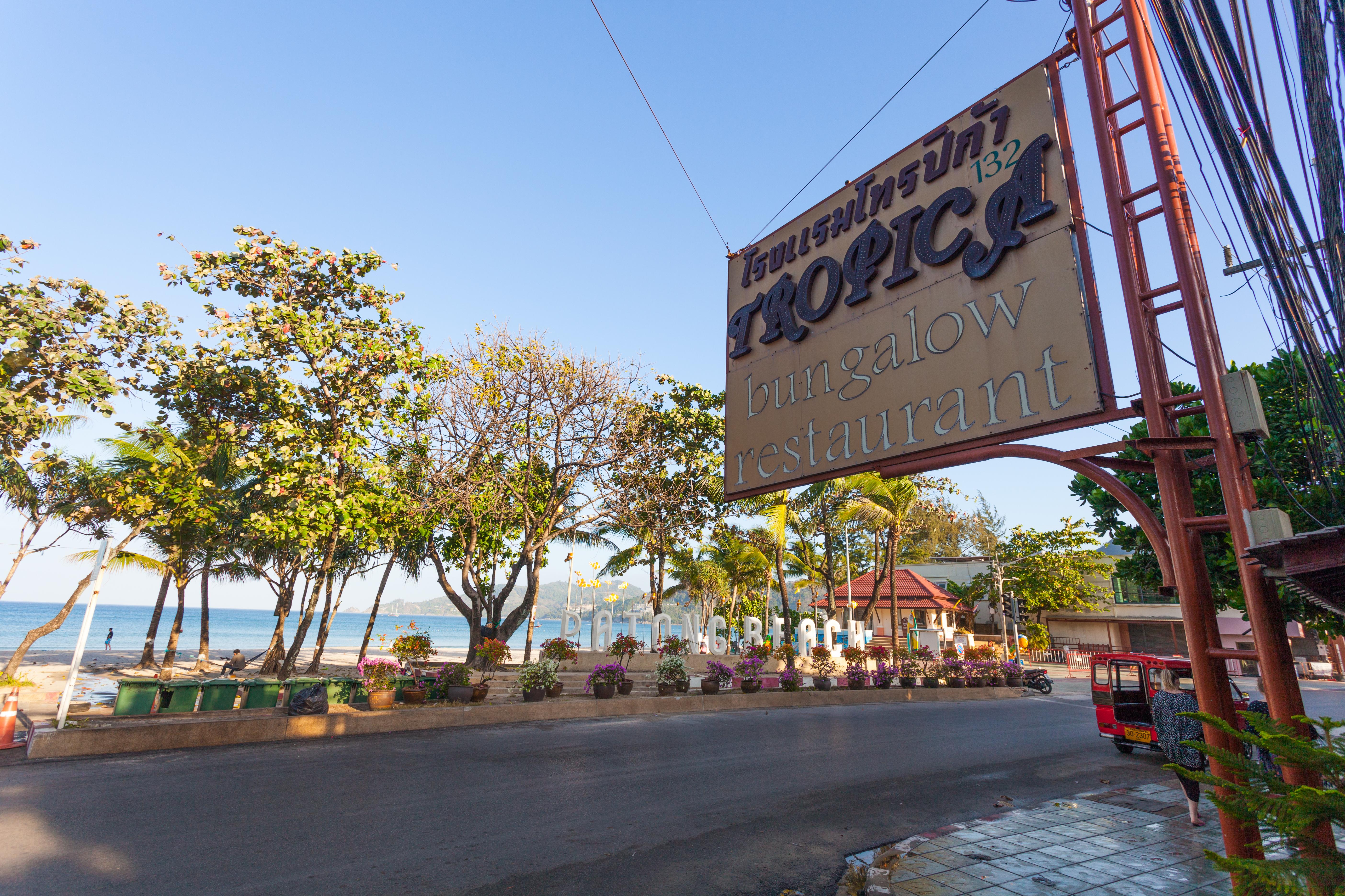 Tropica Bungalow Beach Hotel Patong Esterno foto