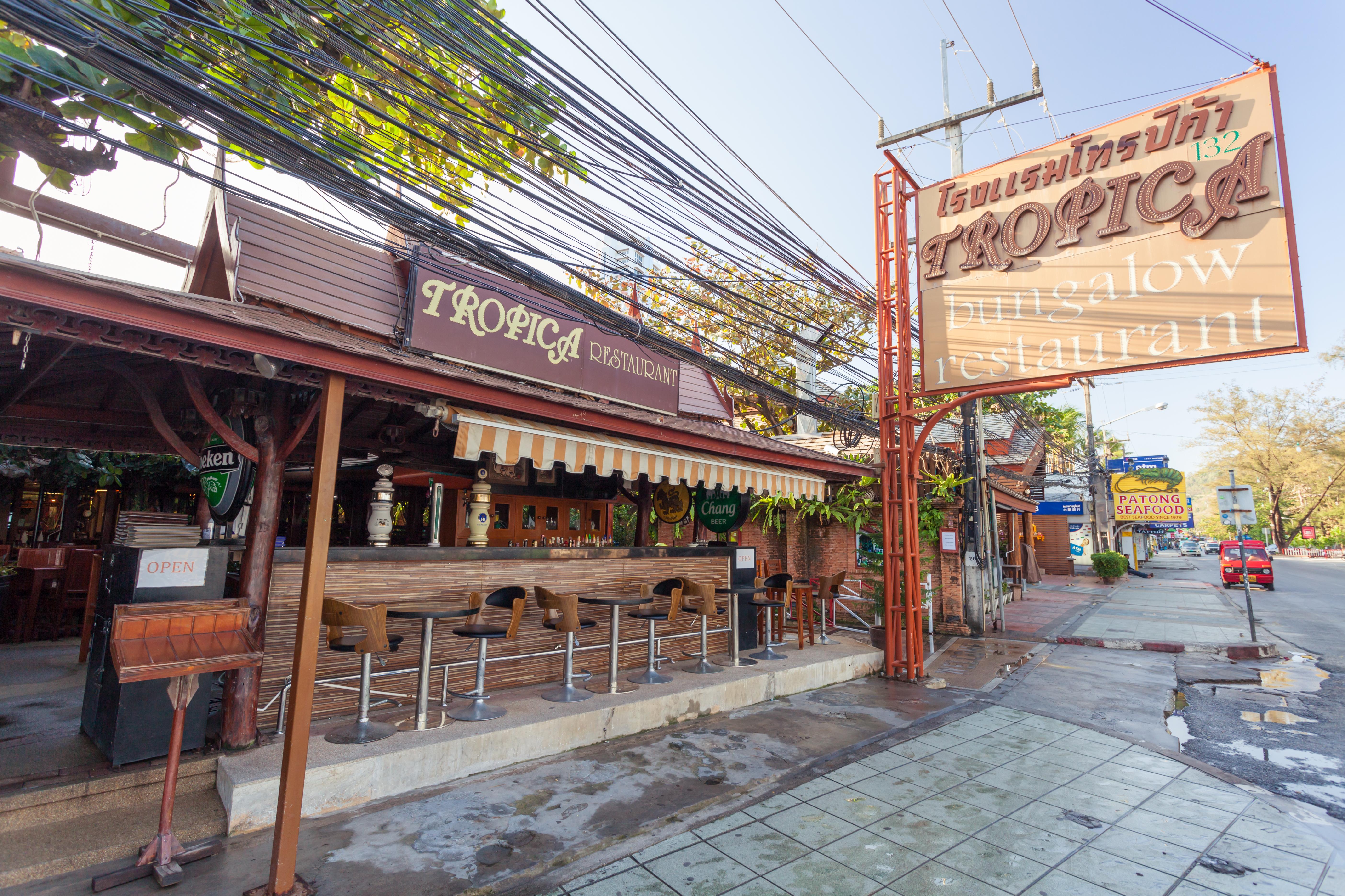 Tropica Bungalow Beach Hotel Patong Esterno foto